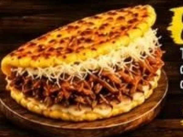 Cachapa de carne mechada